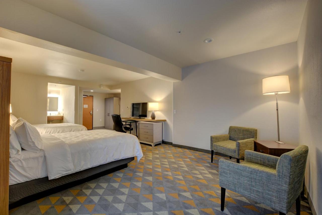 Holiday Inn - Salem By Ihg Exterior photo