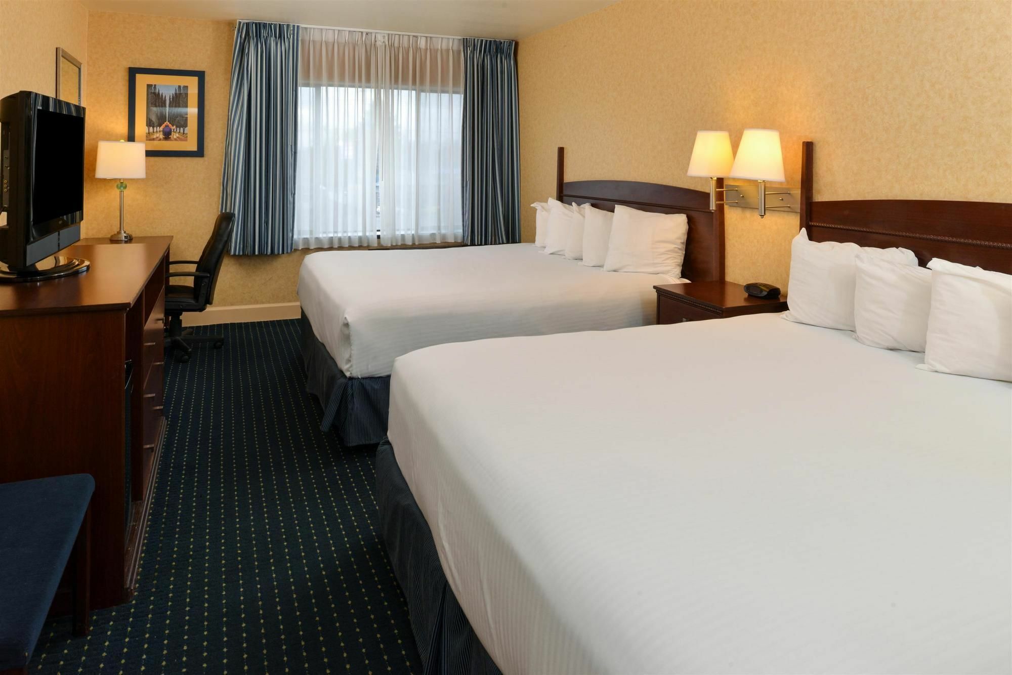 Holiday Inn - Salem By Ihg Exterior photo