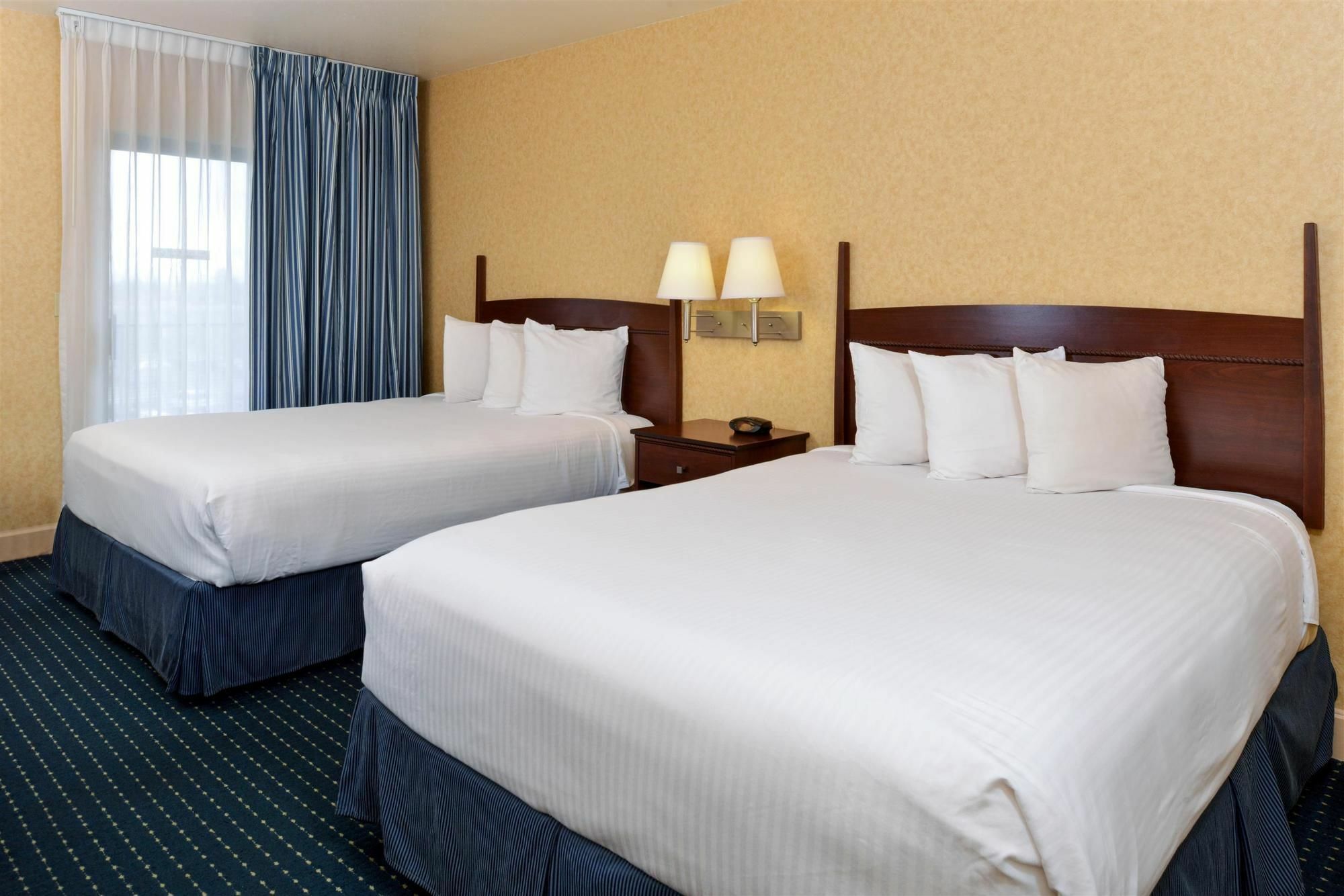 Holiday Inn - Salem By Ihg Exterior photo