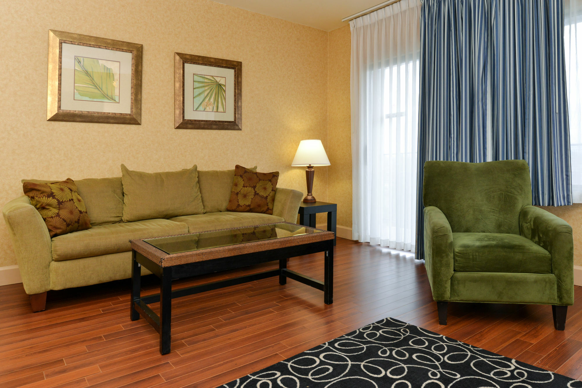 Holiday Inn - Salem By Ihg Exterior photo