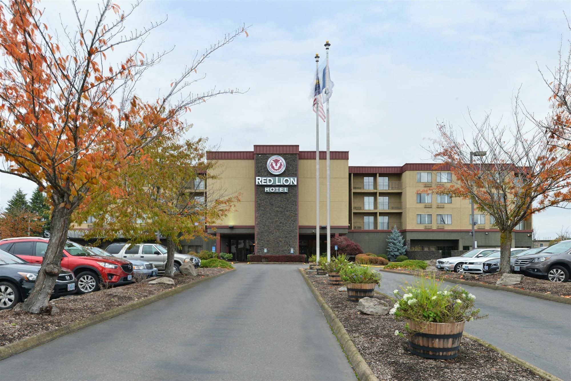 Holiday Inn - Salem By Ihg Exterior photo