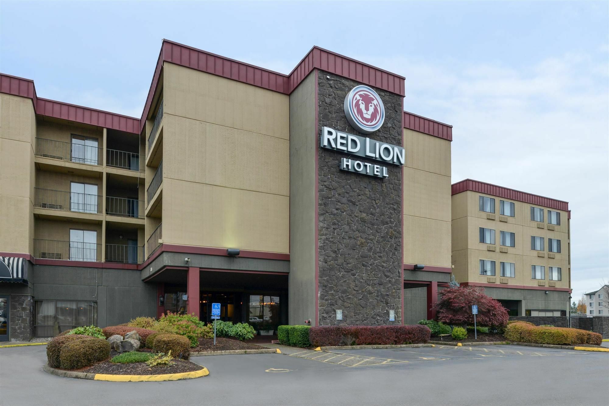 Holiday Inn - Salem By Ihg Exterior photo