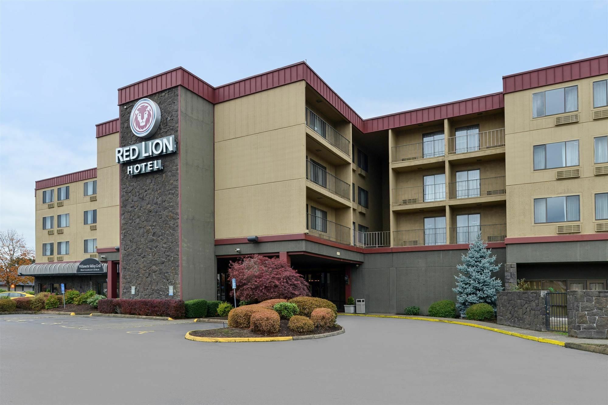 Holiday Inn - Salem By Ihg Exterior photo