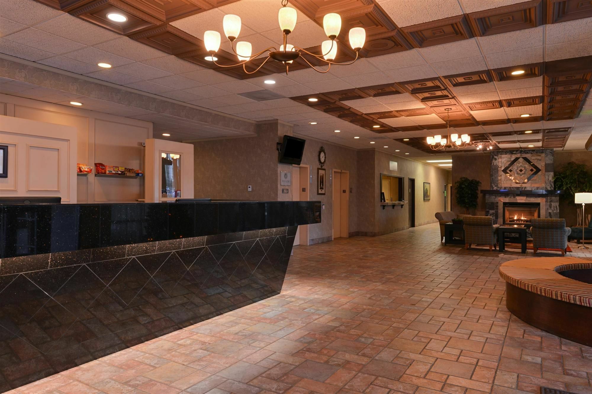 Holiday Inn - Salem By Ihg Exterior photo